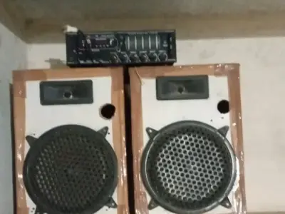 Amplifier and Speaker Set for Sale Amplifier and Speaker Set for Sale