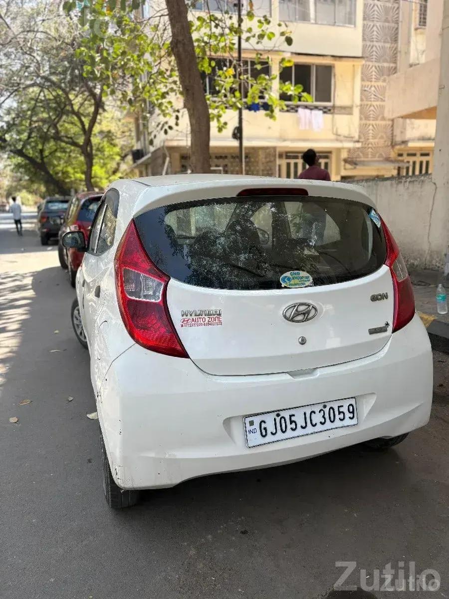 Hyundai Eon Era CNG White Car - કાર - મીઠાપુર - Image 2