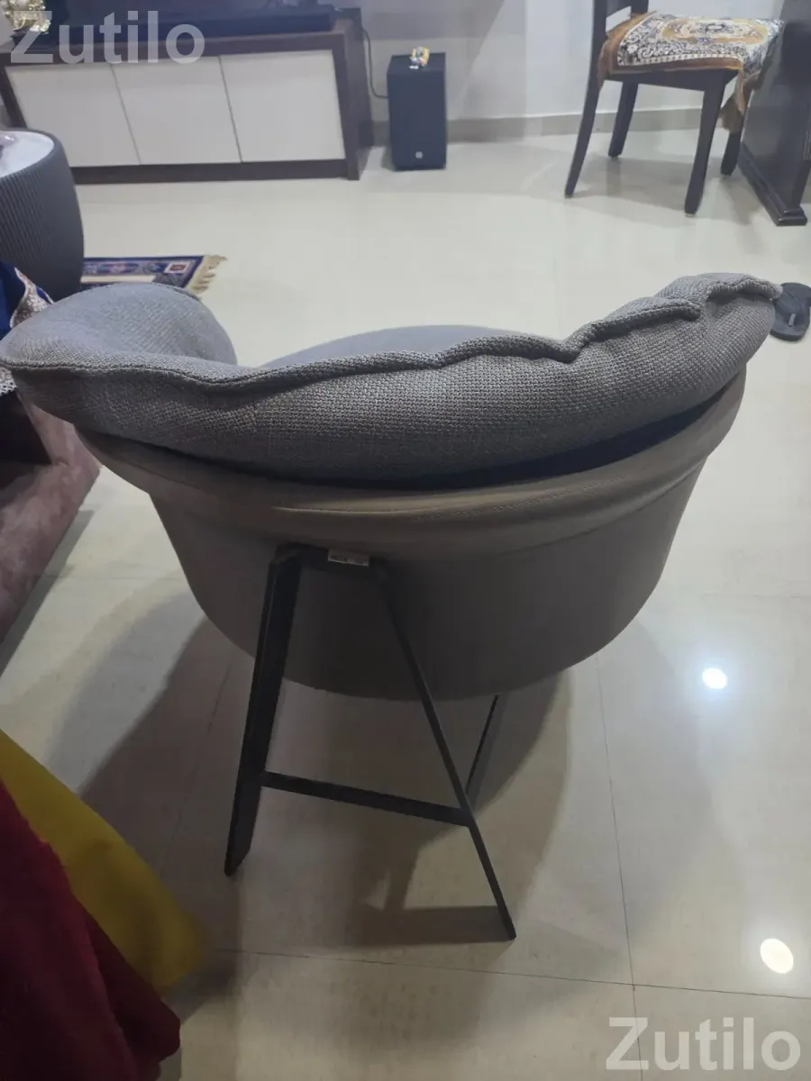 Cushion chair - ખુરશી, સ્ટૂલ અને બેઠક - વડોદરા શહેર - Image 2