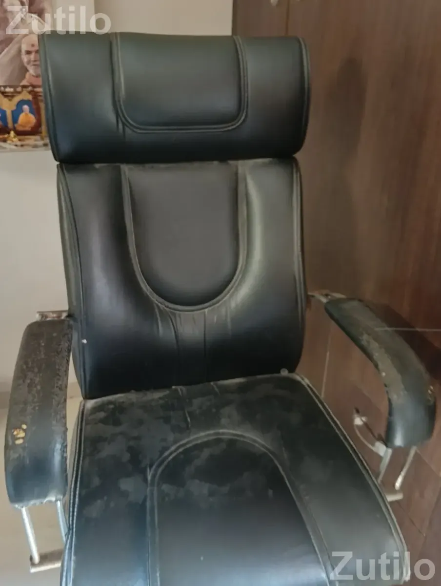 Black rotable chair big - Chairs, Stools & Seating - Ahmedabad City - Image 2
