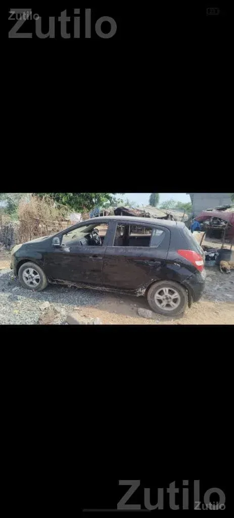2011 Hyundai i20 Petrol Hatchback - Cars - Bhuj - Image 3