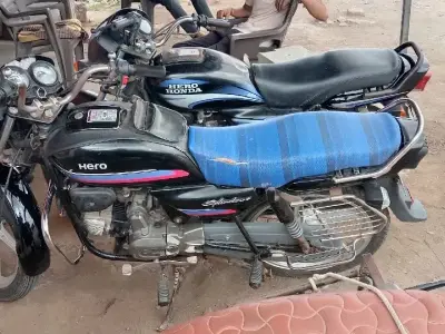 Hero Honda Splendor Bikes 2013 and 2019 Hero Honda Splendor Bikes 2013 and 2019