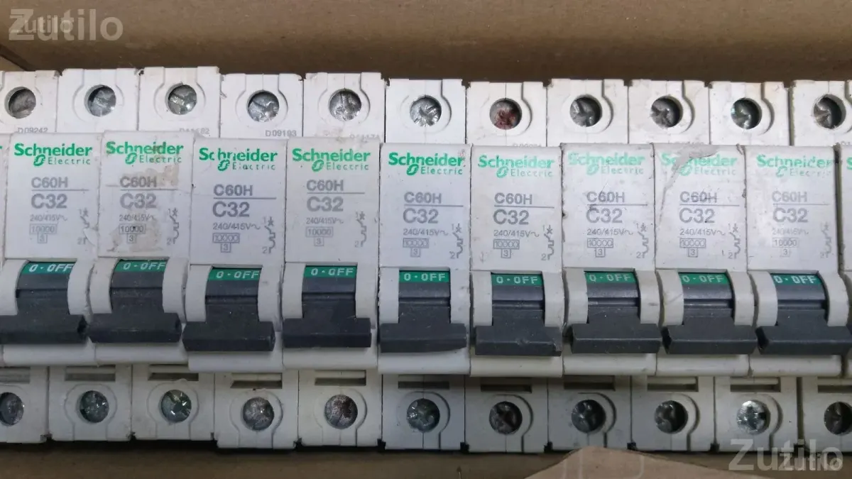 Siemens 3TF52 Electrical Contactor Unit - Industrial Spare Parts - Bhavnagar City - Image 2