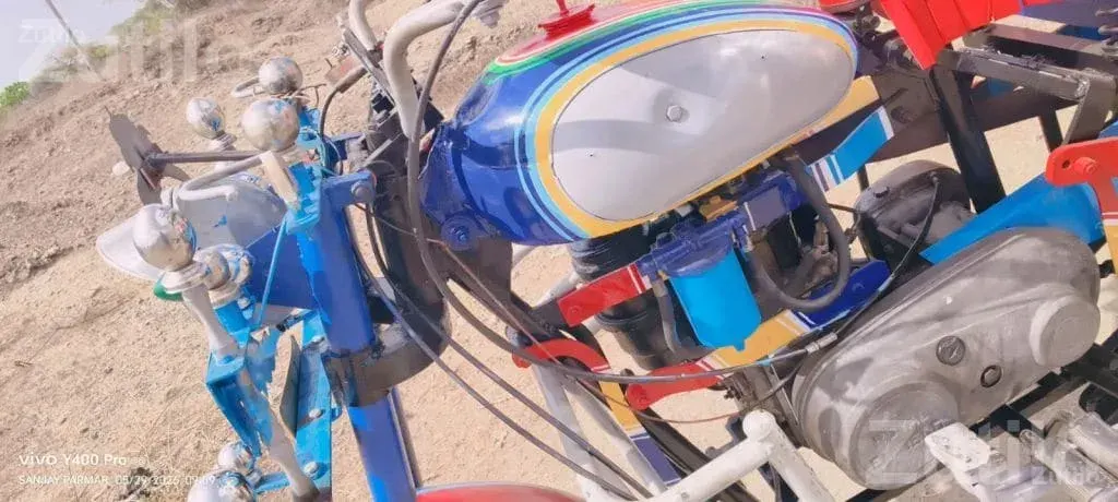 Colorful Cargo Auto Rickshaw with Open Loader - ઓટો રિક્ષા - માણાવદર - Image 4