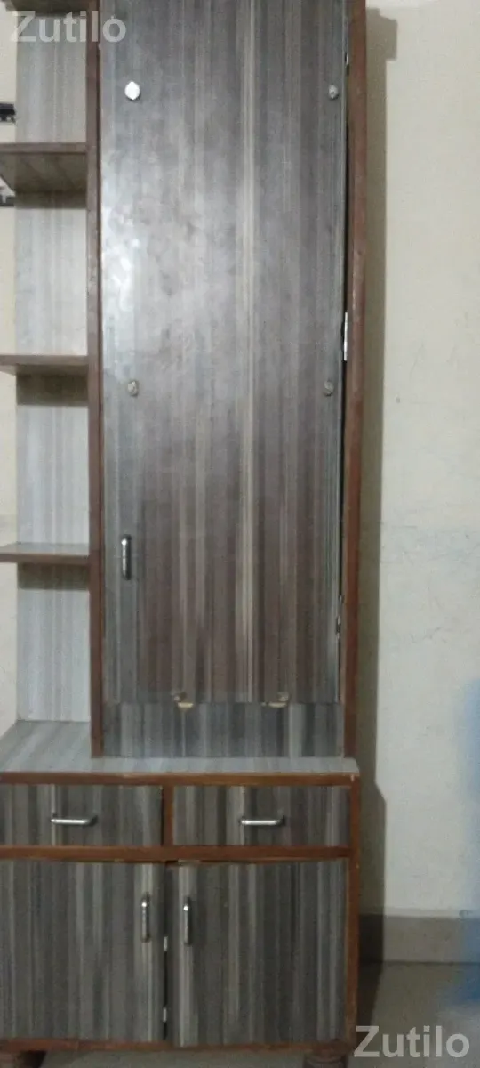 Wooden dressing table with huge storage and drawers - વોર્ડરોબ, કબાટ અને સ્ટોરેજ - સુરત શહેર - Image 3