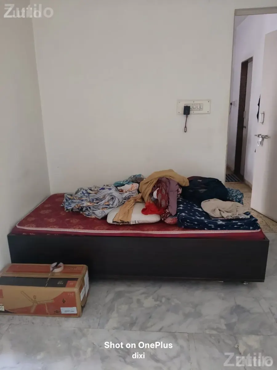 Single bed with storage - પાંખા અને ગાદી - અમદાવાદ શહેર - Image 1