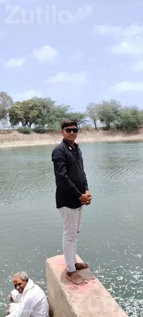 Men's Black Shirt and Light Trousers - પુરુષોના કપડા - જસદણ - Image 2