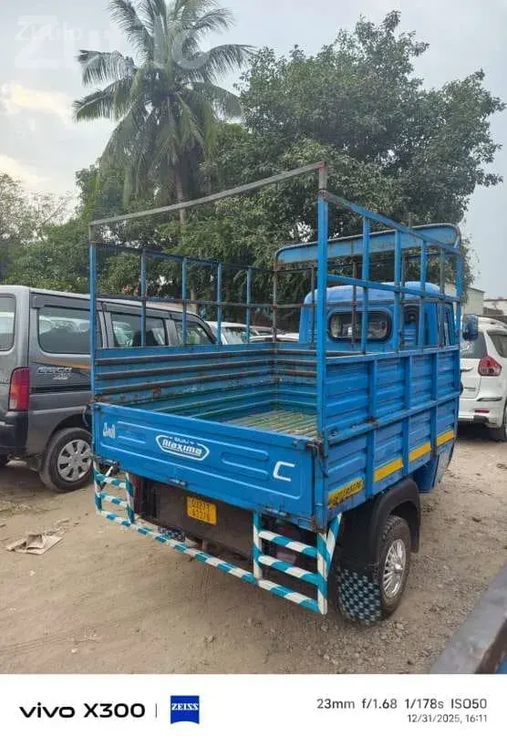 Loading Cargo Vehicle for Rent - Vehicle Rentals - Halvad - Image 3