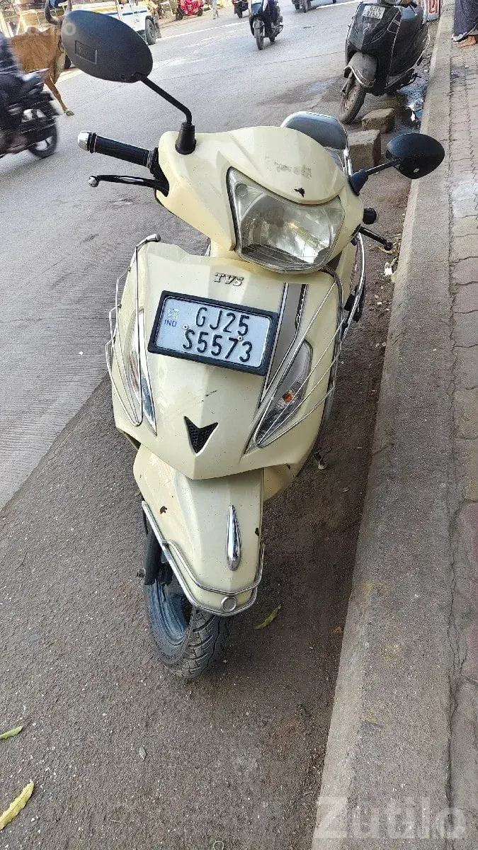 Mahindra Gusto 2018 Scooter for Sale - બાઇક્સ - આદિત્યાણા - Image 2