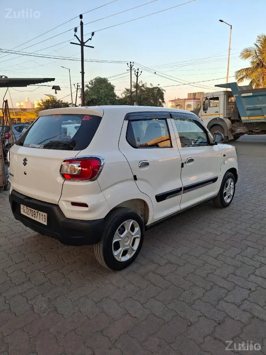 Maruti Suzuki s-presso vxi petrol - Cars - Keshod - Image 4