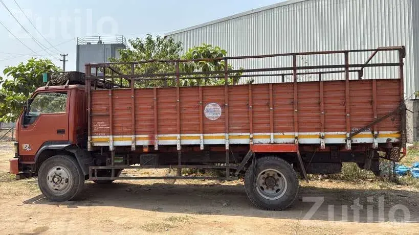 Eicher 1110 2012 Cargo Truck 19 Feet Body - ટ્રક અને લોરી - દસ્ક્રોઇ - Image 2