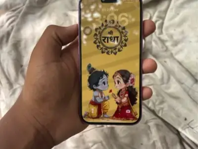 Apple iPhone 16 2 Month Old Apple iPhone 16 2 Month Old