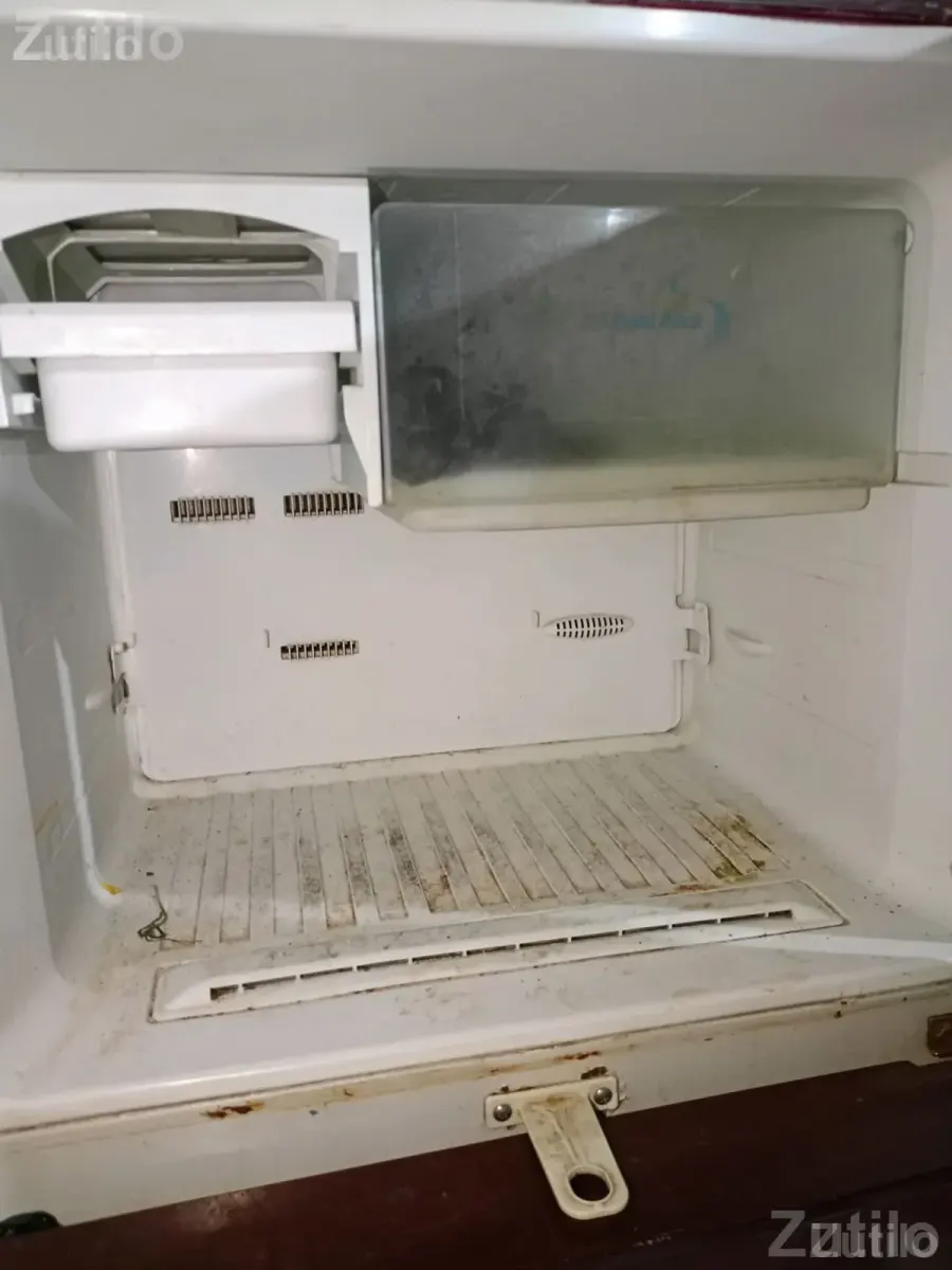 Samsung Refrigerator in Good Condition - ફ્રિજ - સુરત શહેર - Image 2