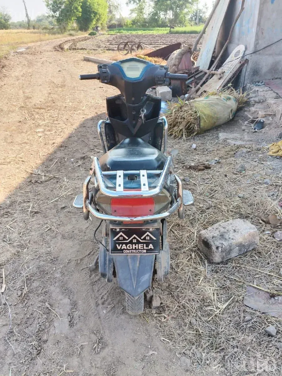 Electric Scooter with New Battery and Controller - Bikes - Kalyanpur - Image 3