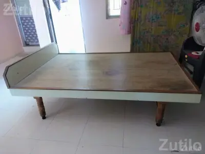Wooden Palang Bed in Good Condition Wooden Palang Bed in Good Condition