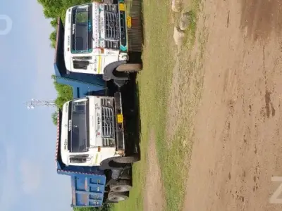 10 Wheel Hyva Damper Truck on Rent