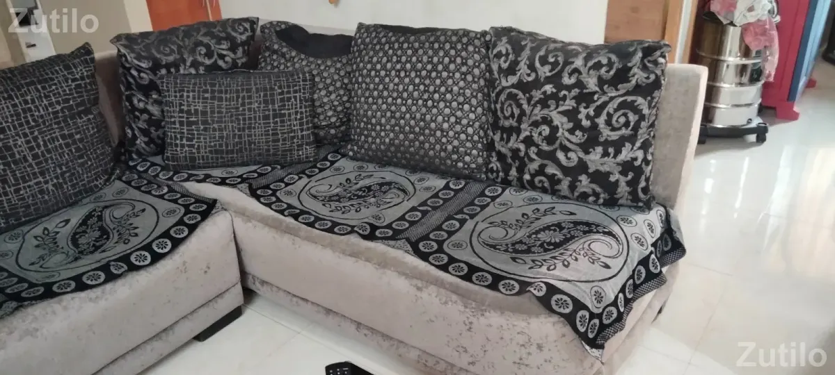 L shap sofa set with pillows - સોફા સેટ અને કાઉચ - અમદાવાદ શહેર - Image 2