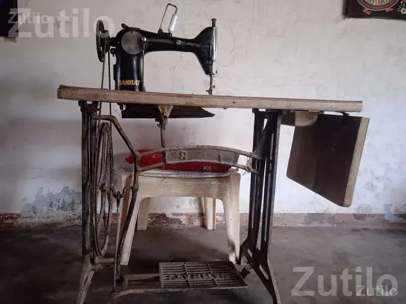 Samrat Manual Sewing Machine - Other Industrial Items - Rapar - Image 2