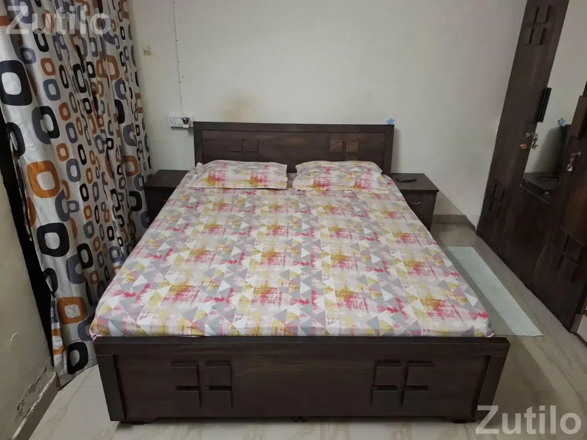 Double Bed with Side Table and Mattress. Storage Bed - સોફા સેટ - અમદાવાદ શહેર - Image 2