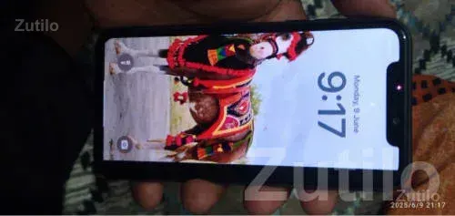 Black iPhone 11 in Good Condition - Mobile Phones - Mangrol - Image 2