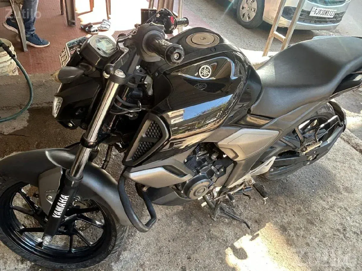 Yamaha FZ-S 2023 Used Bike for Sale - Bikes - Dhoraji - Image 3