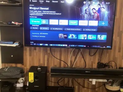 Thomson TV 43 inch with Music system and wall unit