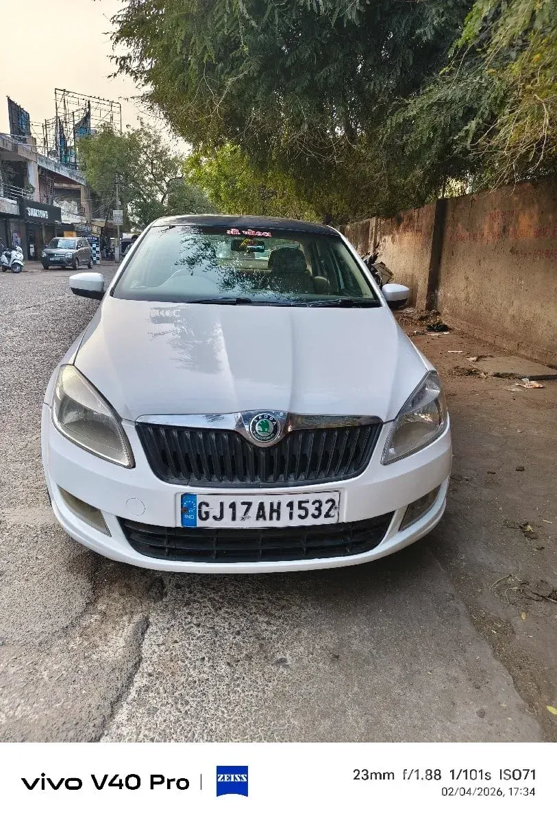 Skoda Rapid 2013 White Sedan for Sale - Cars - Gondal - Image 3