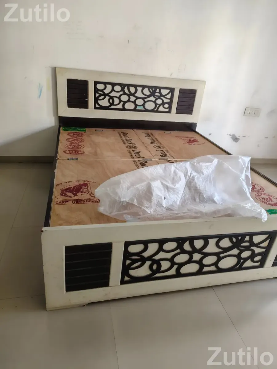 Double bed - Beds & Mattresses - Vadodara City - Image 2