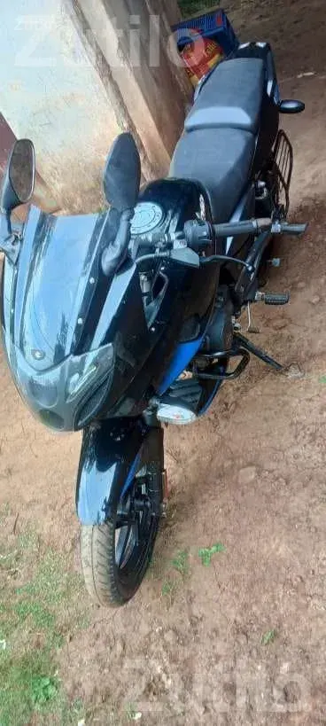 Bajaj Pulsar 220 2021 Single Owner Bike - Bikes - Dediapada - Image 3