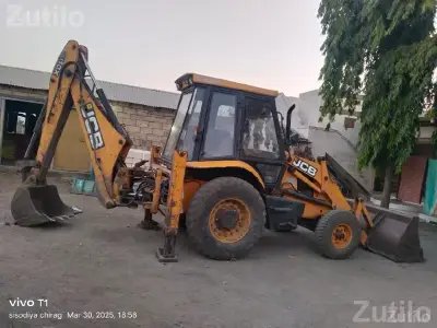 JCB Backhoe Loader 2011 with 360 Breaker JCB Backhoe Loader 2011 with 360 Breaker