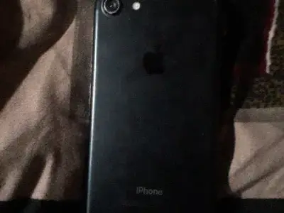 Black Apple iPhone 7 in Good Condition Black Apple iPhone 7 in Good Condition