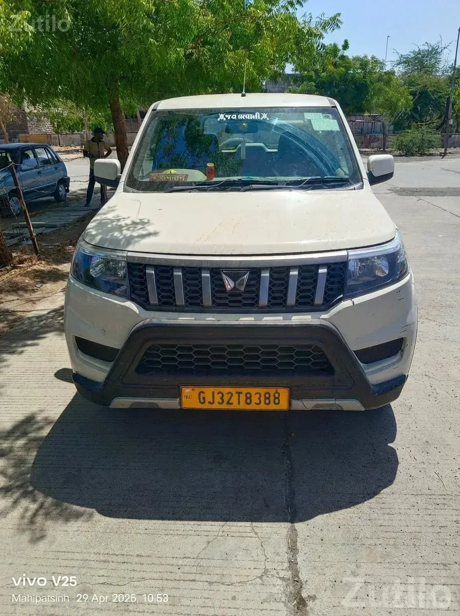 White Mahindra TUV300 Commercial SUV - કાર - ઉપલેટા - Image 4
