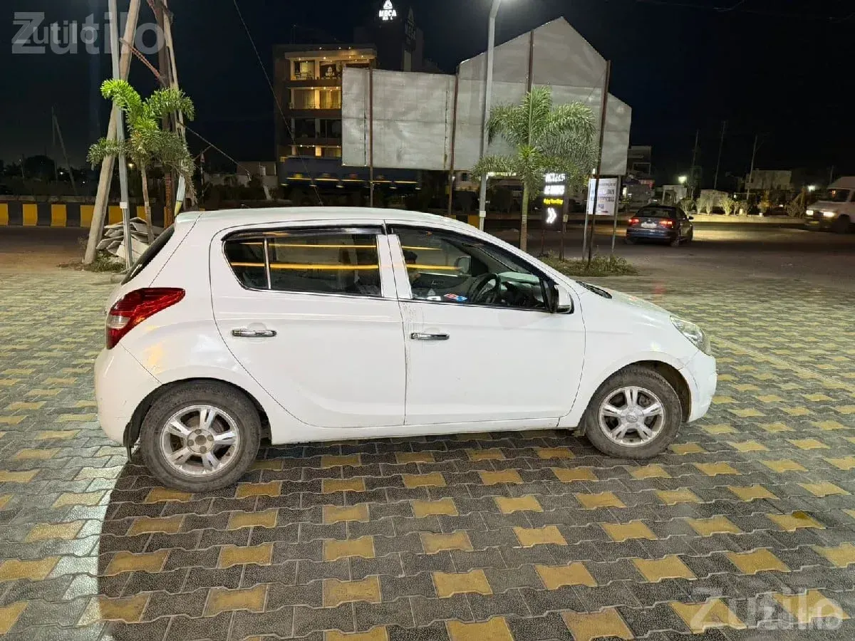 Hyundai i20 2011 Petrol CNG Car - Cars - Rajkot City - Image 3
