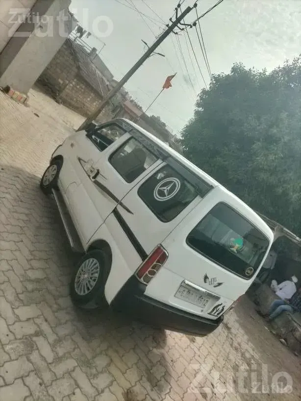 2017 Maruti Suzuki Eeco 5 Seater CNG Petrol - કાર - જુનાગઢ - Image 2