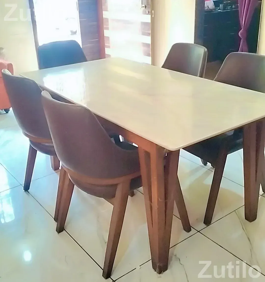 6 seater dining table with 5 chairs - ડાઇનિંગ ટેબલ અને સેટ - ઉધના - Image 1