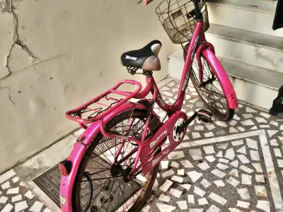 1 St OWNER - PINK -CYCLE - RARELY USED 1 St OWNER - PINK -CYCLE - RARELY USED