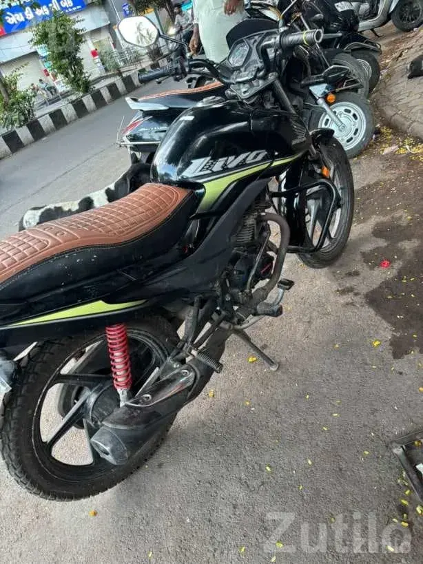 Honda Livo 2017 Bike, 3rd Owner - બાઇક્સ - સુરત શહેર - Image 4