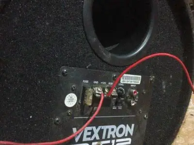 Vextron A T12 Car Bass Tube in Good Condition