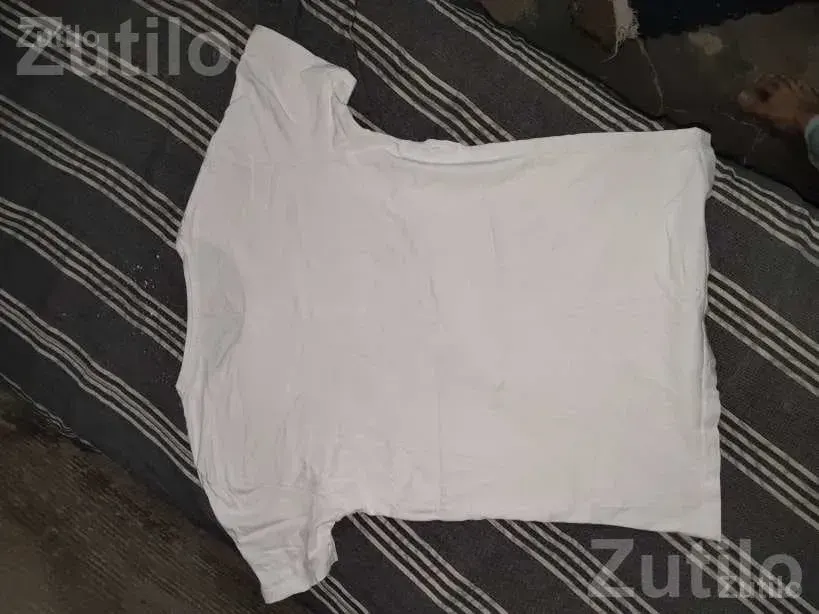 Men's White T Shirt L Size - પુરુષોના કપડા - અમદાવાદ શહેર - Image 4