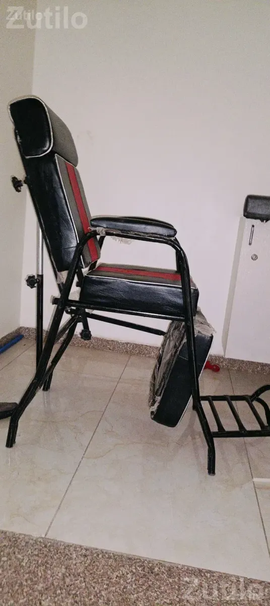 Salon Chair 2 Year Old Black Reclining Chair - Office Furniture - Rajkot City - Image 2