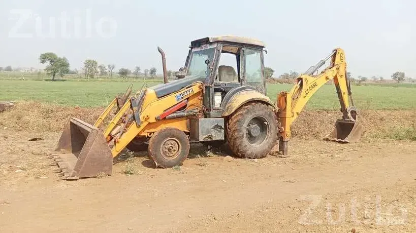 CASE 770 Backhoe Loader 2011 - Construction Vehicles - Savarkundla - Image 2