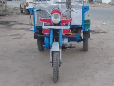 Goods Carrier Auto Rickshaw with 7.5 Engine