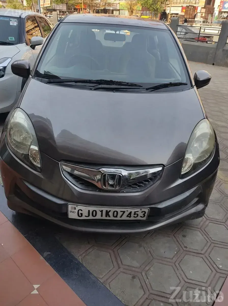 Honda Brio 2012 Petrol – Clean Brown Hatch - Cars - Ahmedabad City - Image 3