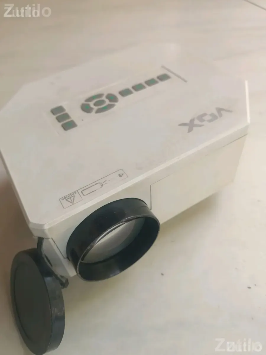 Vox Mini Projector in Working Condition - TVs - Kadi - Image 3