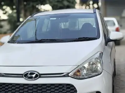 White Hyundai Grand i10 for Sale White Hyundai Grand i10 for Sale