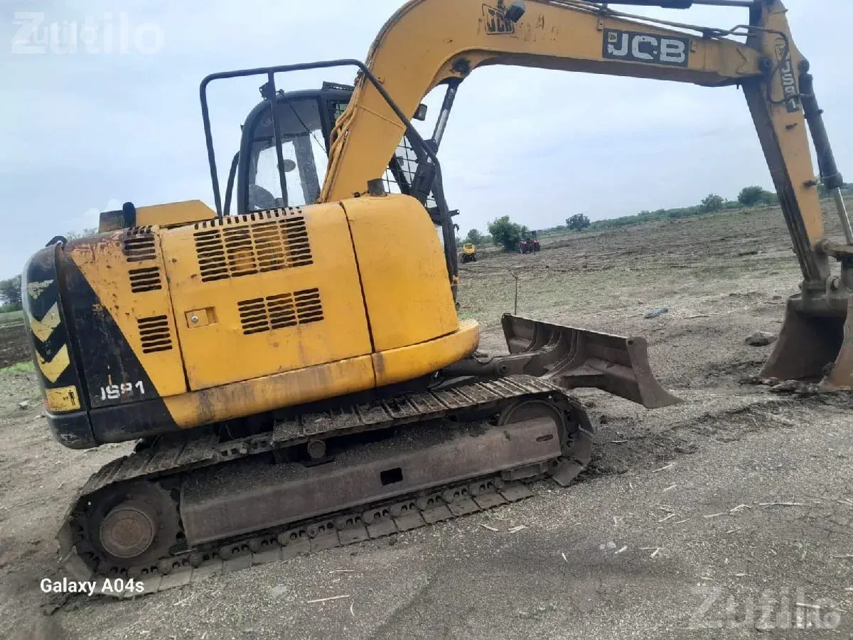 JCB JS81 Excavator 2010 Model - Construction Vehicles - Rajkot City - Image 2