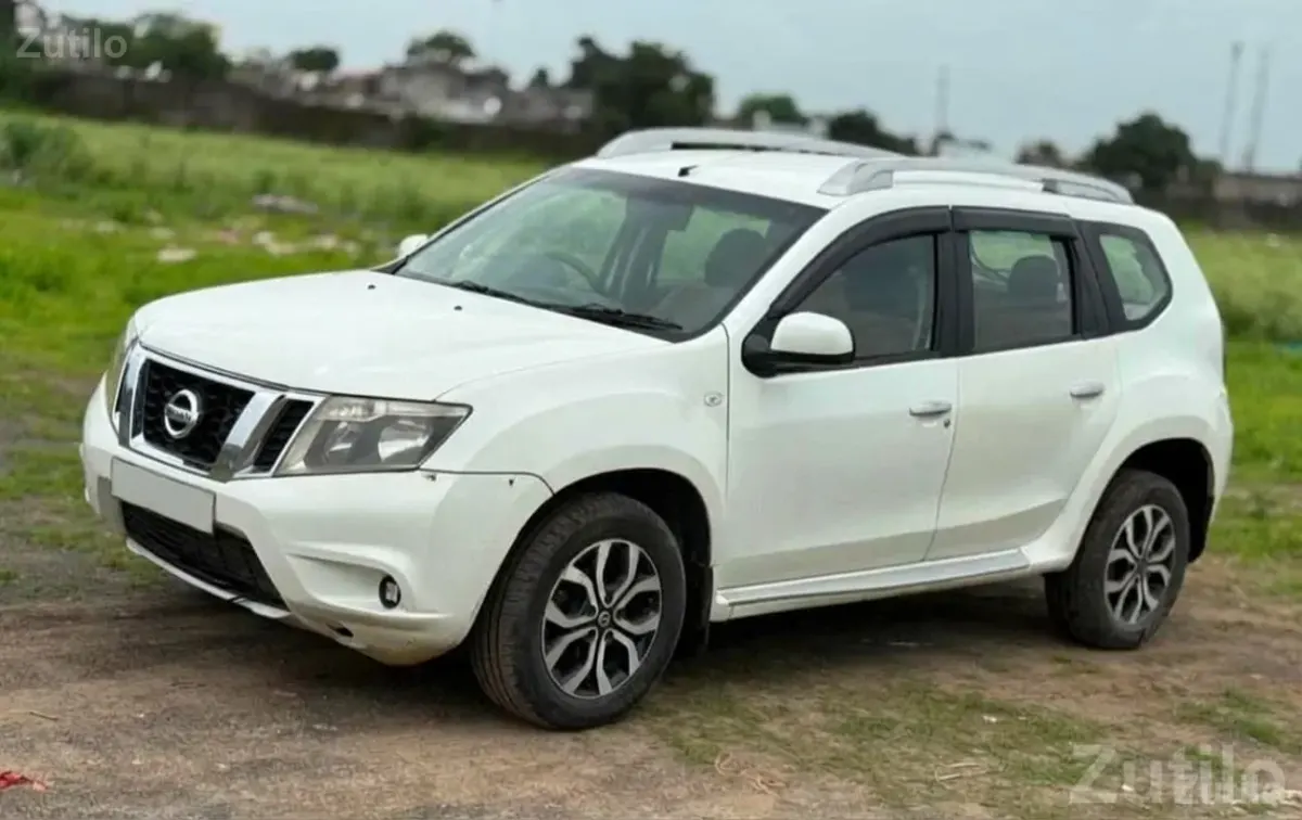 2014 Nissan Terrano XV Diesel White SUV - કાર - જુનાગઢ - Image 4