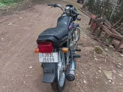 Hero Splendor Plus 2020 in Good Condition Hero Splendor Plus 2020 in Good Condition