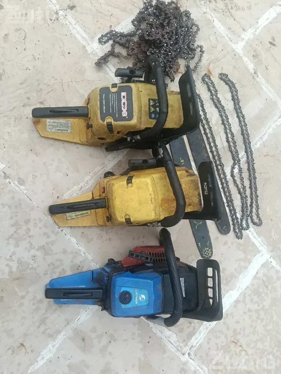 Used Wood Cutting Chainsaw Machines with Chains - ટૂલ્સ અને હાર્ડવેર - જામજોધપુર - Image 2