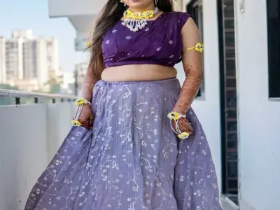 crop top and chaniya or you can buy only crop top and no chaniya or only chaniya crop top and chaniya or you can buy only crop top and no chaniya or only chaniya